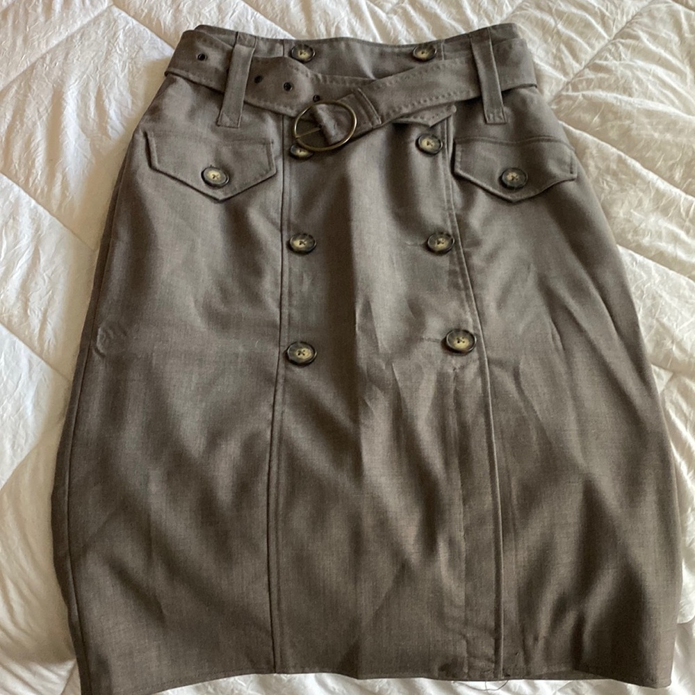 Worthington high wasted pencil skirt. Size 6. Tan/brown color